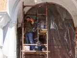 Реставрація стін головного входу. Фото 4 липня 2023 р.