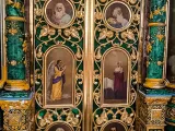 Реставрація іконостаса у Володимирському приділі Свято-Озерянського храму. Фото з вже позолоченими до початку війни фрагментами. Липень 2024 р.