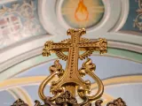 Реставрація іконостаса у Володимирському приділі Свято-Озерянського храму. Фото з вже позолоченими до початку війни фрагментами. Липень 2024 р.