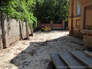 Укладка плитки во дворе храма