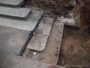 Укладка плитки во дворе храма