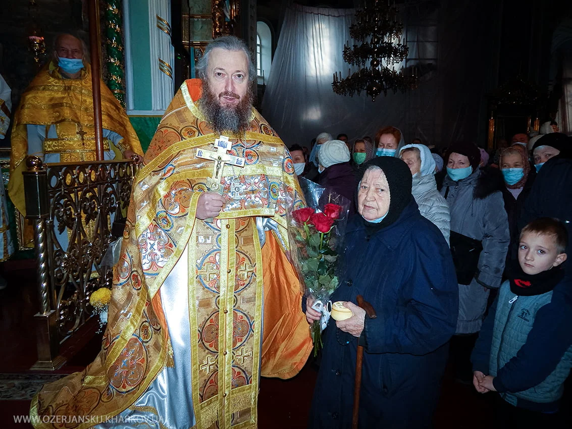 Архимандрит Никодим (Сылко) поздравляет с днем ангела схиигуменью Серафиму (Санталову). Свято-Озерянский храм, Собор Архистратига Михаила и прочих Небесных Сил бесплотных, 21 ноября 2021 г. Архимандрит Никодим (Сылко) поздравляет с днем ангела схиигуменью Серафиму (Санталову). Свято-Озерянский храм, Собор Архистратига Михаила и прочих Небесных Сил бесплотных, 21 ноября 2021 г.
