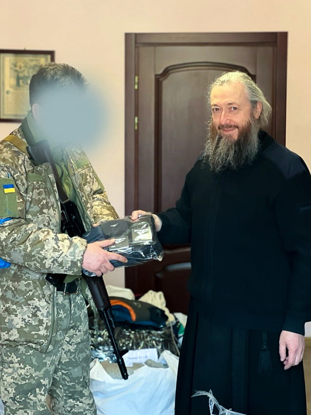 Свято-Озерянский храм, Седмица 2-я Великого поста, 16 марта 2022 г. Настоятель архимандрит Никодим (Сылко) оказывает помощь защитникам Украины.