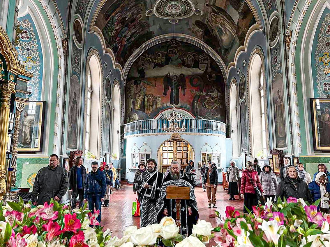 Свято-Озерянский храм, Молебное пение с акафистом Страстям Христовым; 13 апреля 2022 г.