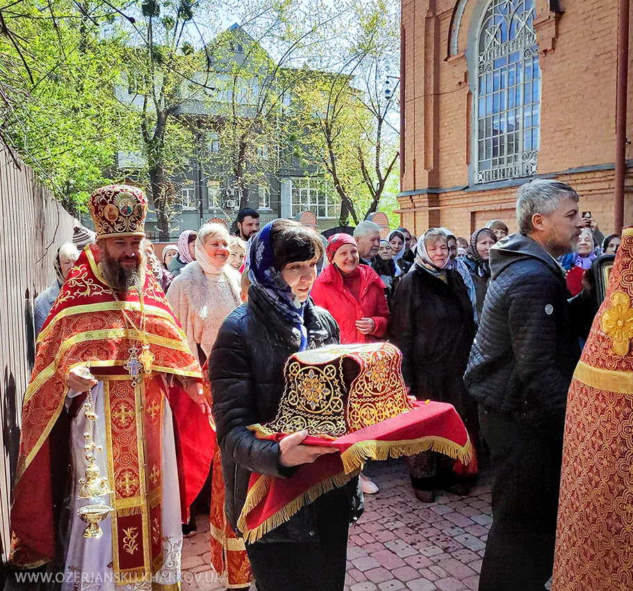 Свято-Озерянский храм, Крестный ход после Божественной Литургии во вторник Светлой Седмицы; 26 апреля 2022 г.