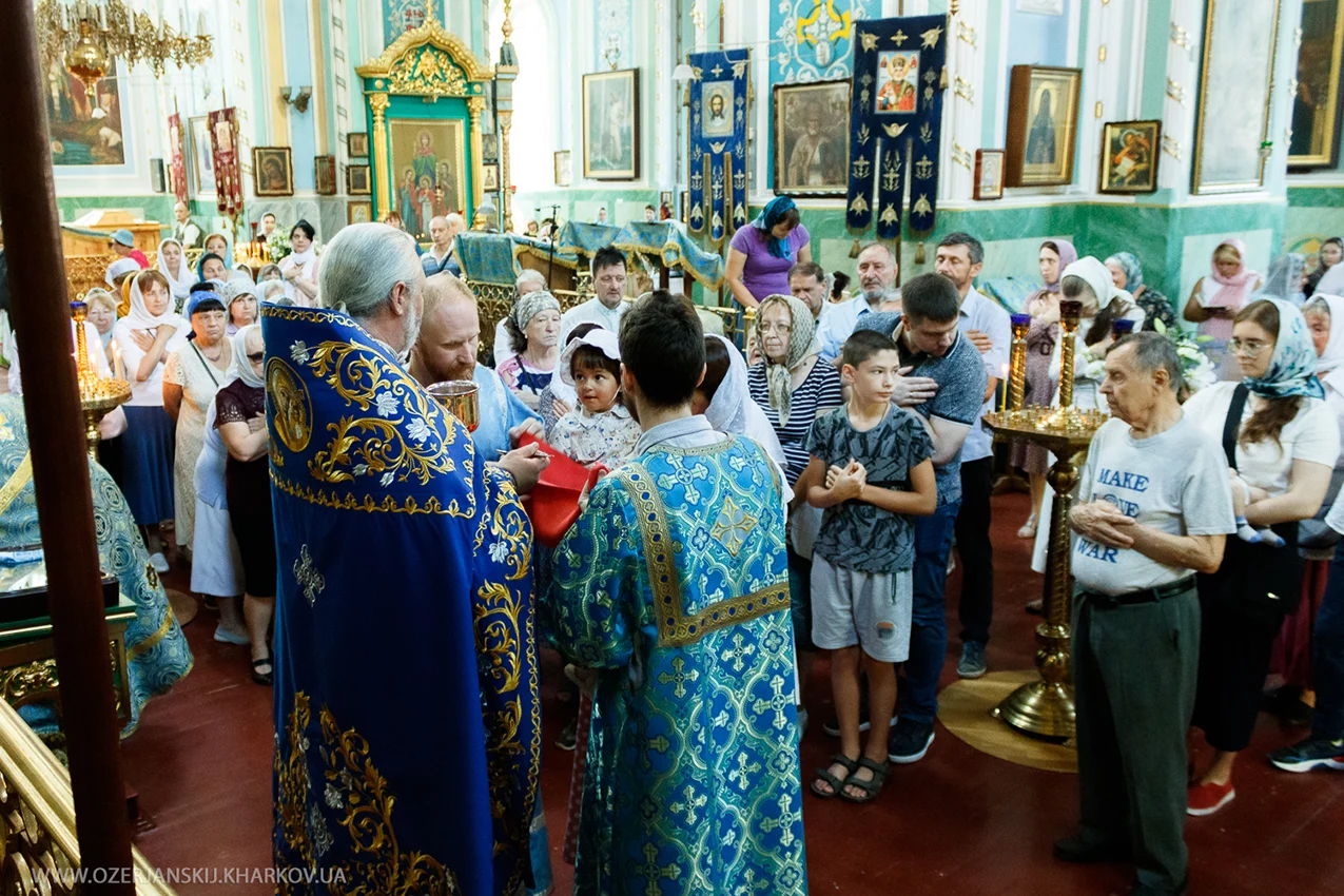 Свято-Озерянський храм, Успіння Божої Матері; 28 серпня 2023 р. Святе Причастя на пізній Божественній Літургії Свято-Озерянський храм, Успіння Божої Матері; 28 серпня 2023 р. Святе Причастя на пізній Божественній Літургії