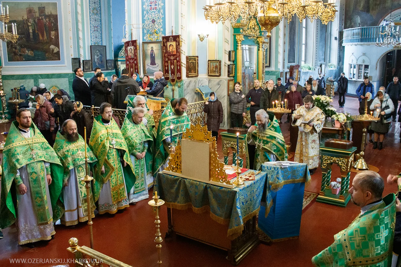 Свято-Озерянський храм, Преподобних Спиридона і Никодима, проскурників Печерських у Ближніх печерах; 13 листопада 2023 р. Божественна Літургія