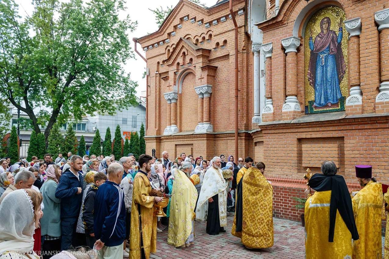 Свято-Озерянський храм. НЕДІЛЯ 1-ША ПІСЛЯ П’ЯТИДЕСЯТНИЦІ, ВСІХ СВЯТИХ. 15 червня 2025 р. Хресна хода на честь Престольного свята. Молитва перед іконою «НЕПОРУШНА СТІНА» Свято-Озерянський храм. НЕДІЛЯ 1-ША ПІСЛЯ П’ЯТИДЕСЯТНИЦІ, ВСІХ СВЯТИХ. 15 червня 2025 р. Хресна хода на честь Престольного свята. Молитва перед іконою «НЕПОРУШНА СТІНА»