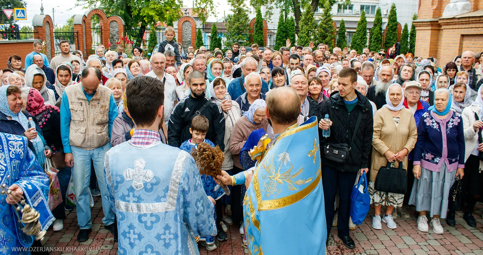 Свято-Озерянський храм. НЕДІЛЯ 3-ТЯ ПІСЛЯ П’ЯТИДЕСЯТНИЦІ. ОЗЕРЯНСЬКОЇ ІКОНИ БОЖОЇ МАТЕРІ. 29 червня 2025 р. Хресна хода на честь Престольного свята Свято-Озерянський храм. НЕДІЛЯ 3-ТЯ ПІСЛЯ П’ЯТИДЕСЯТНИЦІ. ОЗЕРЯНСЬКОЇ ІКОНИ БОЖОЇ МАТЕРІ. 29 червня 2025 р. Хресна хода на честь Престольного свята
